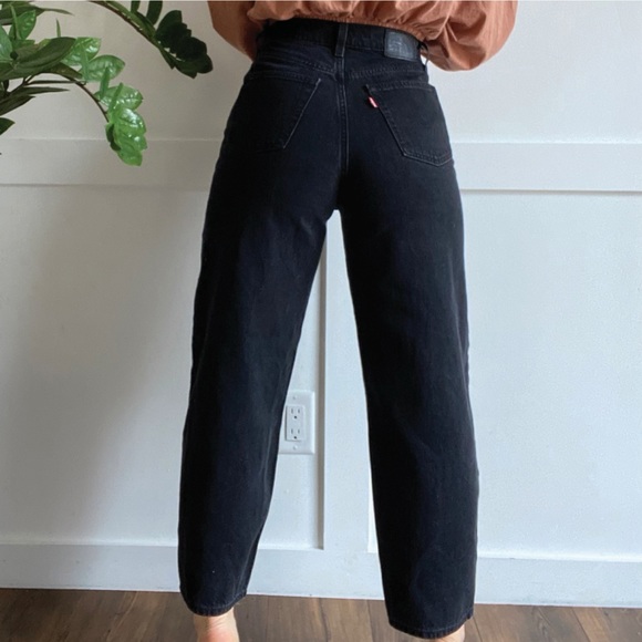 SOLD - Levi’s Balloon Leg Jeans in Black Rose - Picture 1 of 7